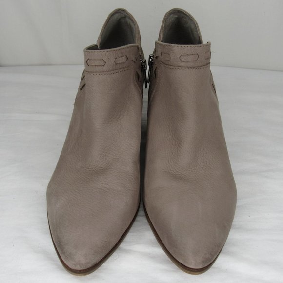 Vince Camuto NENVA Taupe Leather Shootie Booties Block Heel Women's 11 - Picture 2 of 10
